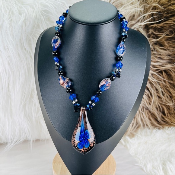 Jewelry - Beautiful, blue black gold glass, pendant costume necklace